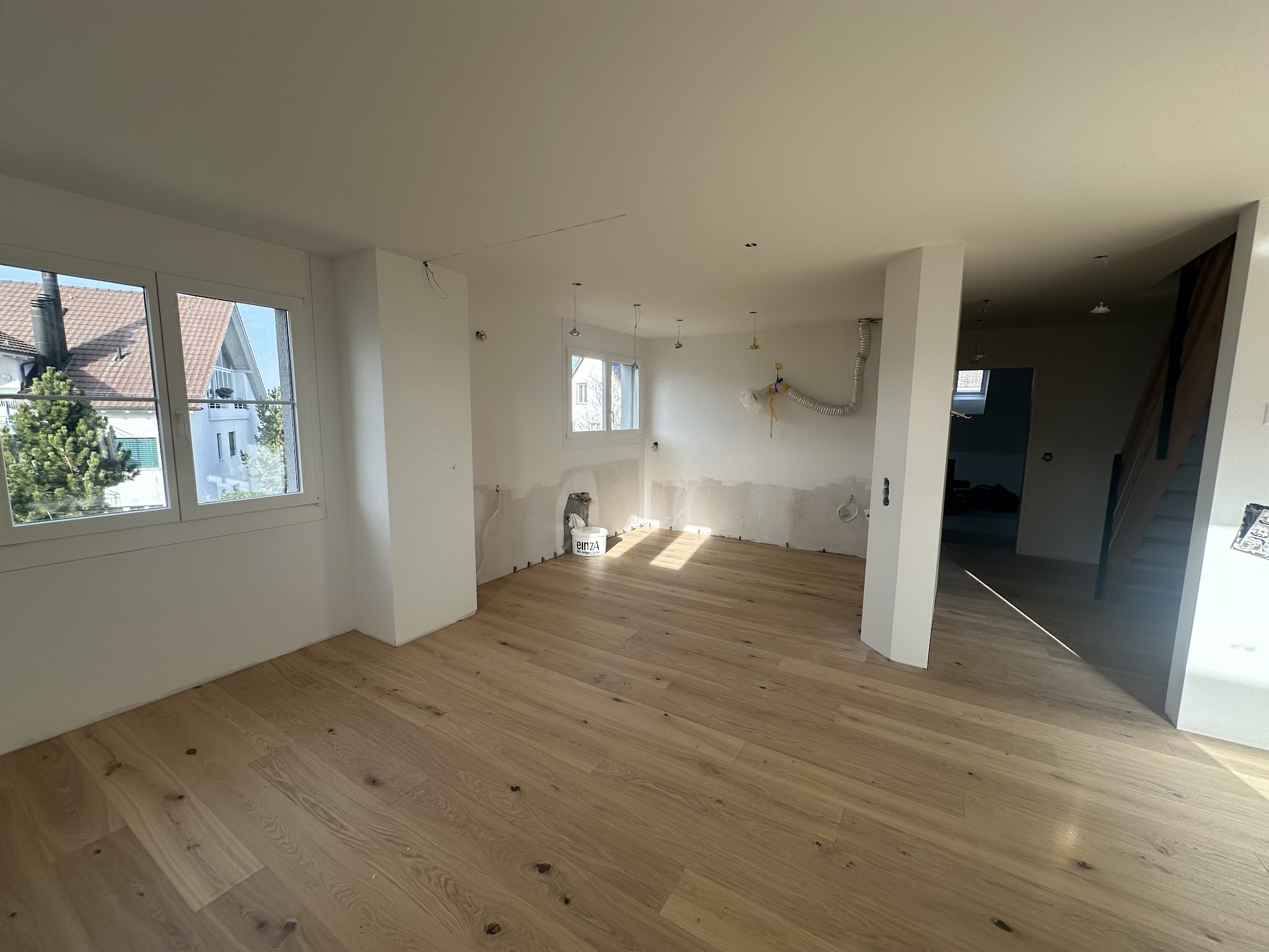 Renovierter Wohnraum mit Parkett
